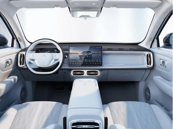 Tu je profesionálny anglický preklad správy o plastoch automobilového inžinierstva.