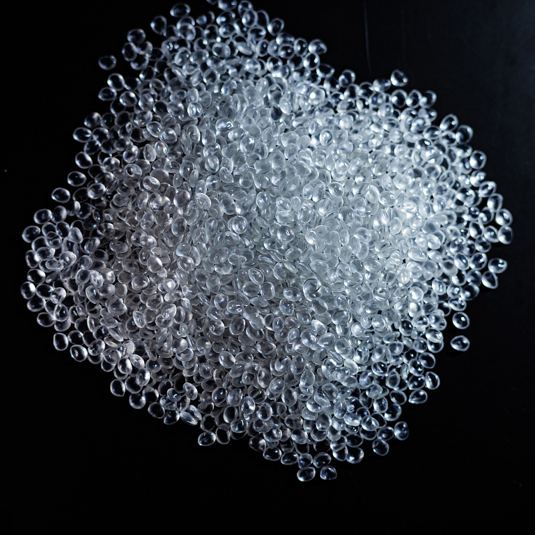 BASF dosahuje plnú miestnu produkciu portfólia TPU spomaľujúcich horenie v Šanghaji, čím posilní postavenie nového čínskeho energetického a automatizačného priemyslu Úvod